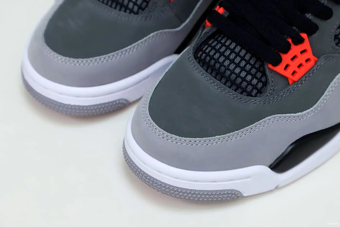 INFRARED AIR JORDAN 4 0528